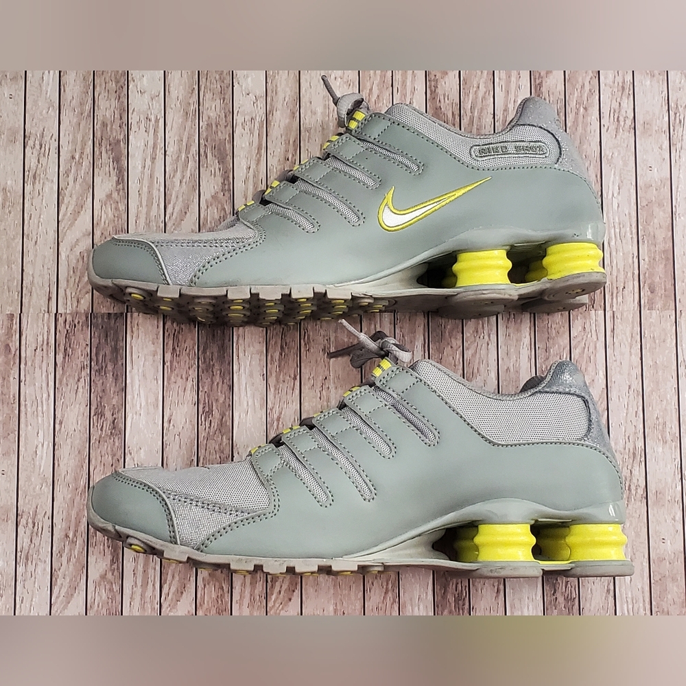 Women's Size 10 Nike Shox Grey And Yellow Athletic Shoes - Picture 3 of 9